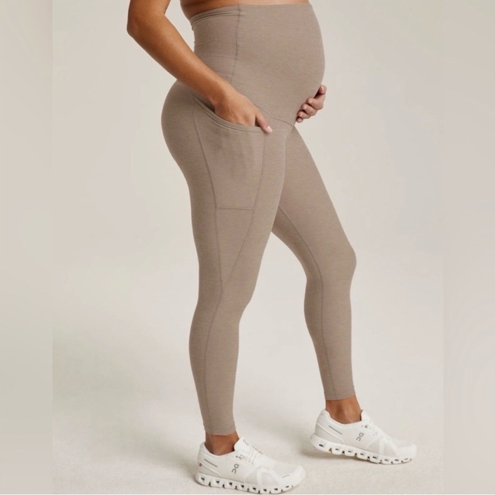Beyond Yoga Spacedye Love the Bump Capri Maternity Leggings Size Small